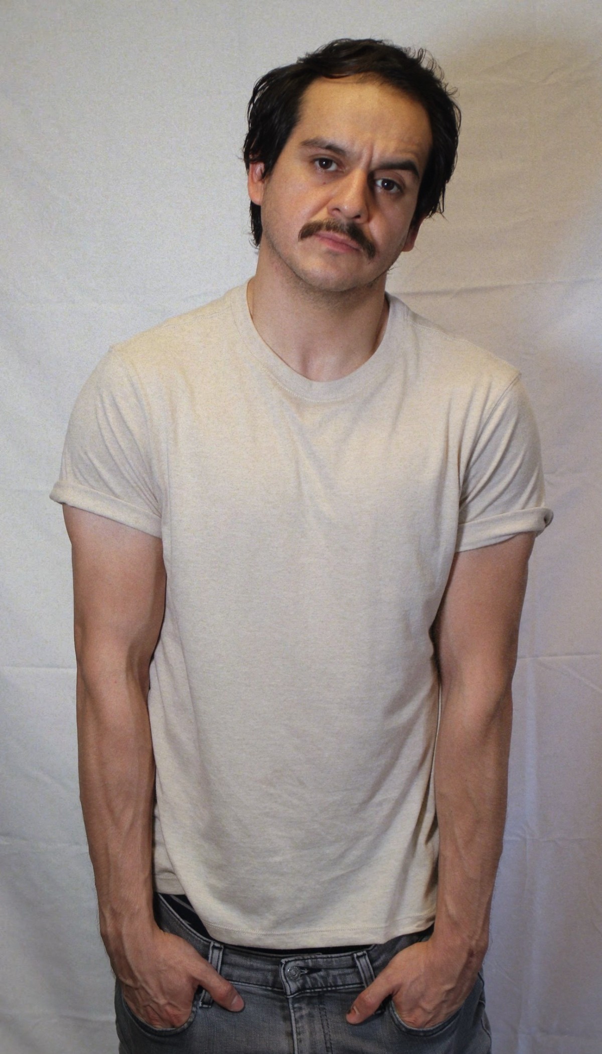 León Cervantes, fotografía de Actors Outlined para www.ActorsOutlined.com