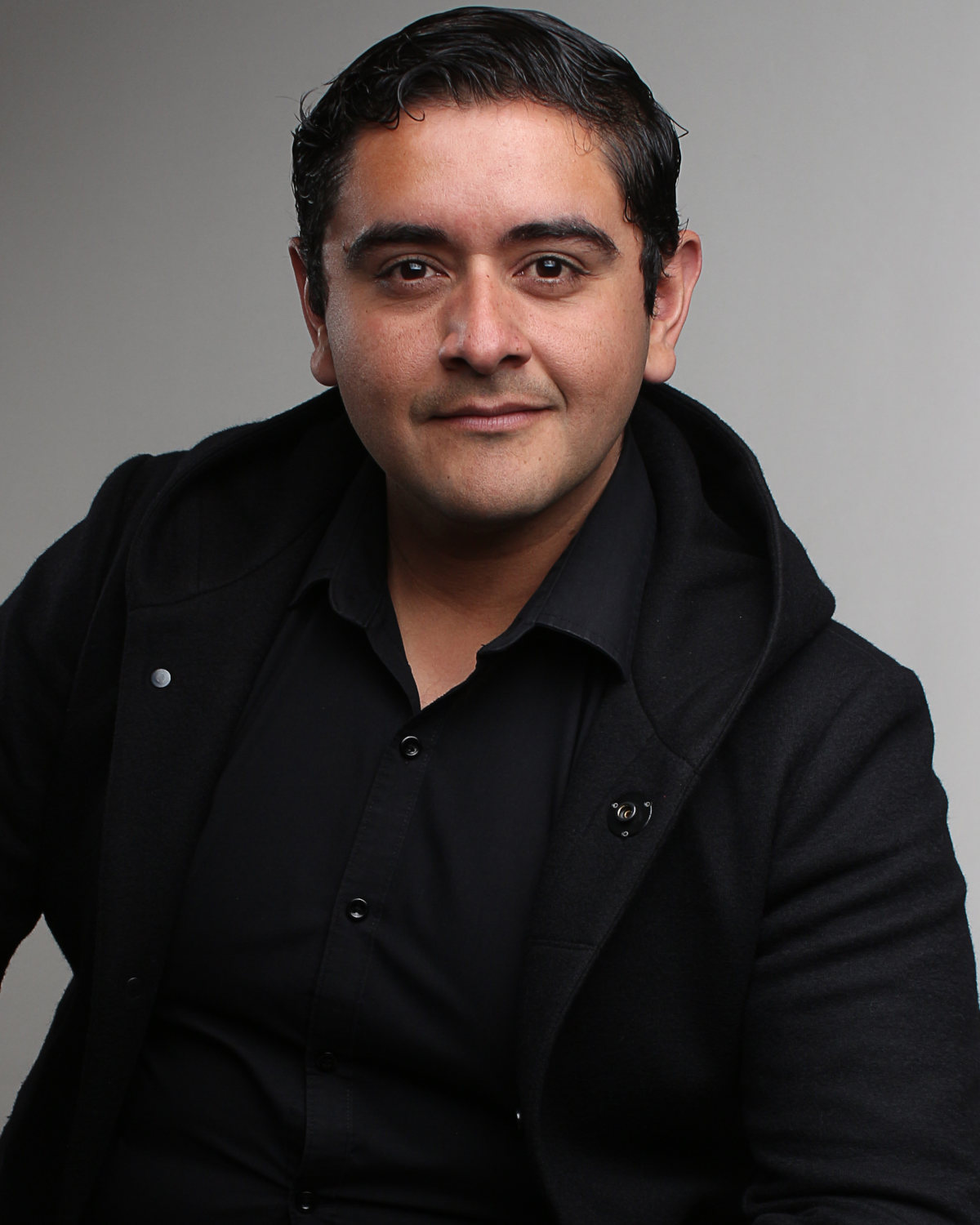 Marco  Magaña, fotografía de JOS VEG para www.ActorsOutlined.com