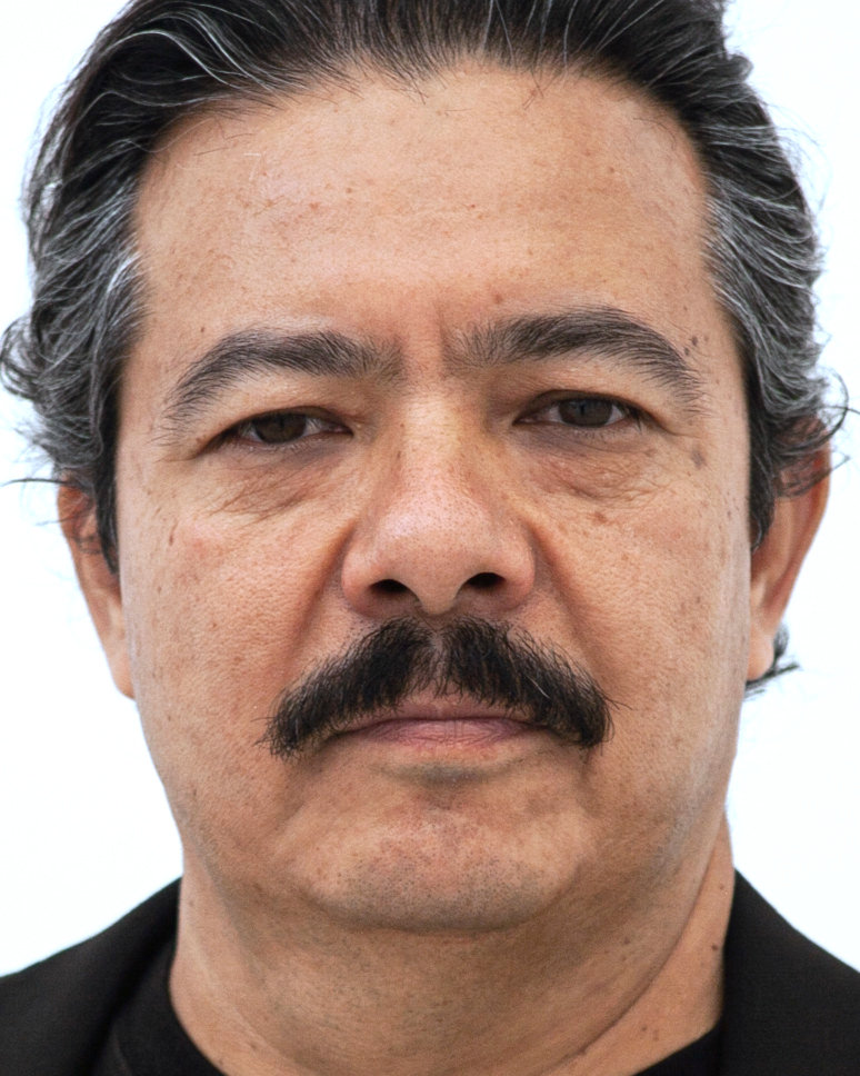 Saúl Saucedo, fotografía de Hogla Liset para www.ActorsOutlined.com